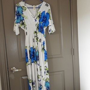 Maxi Hawaiian dress!